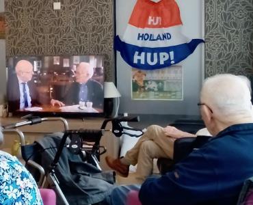 Televisieprogrammering die bewoners met dementie helpt