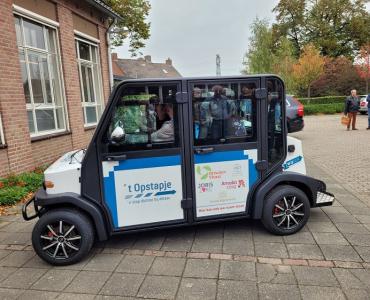 Nieuwe vervoersdienst ’t Opstapje helpt Oirschotse mensen letterlijk weer op weg